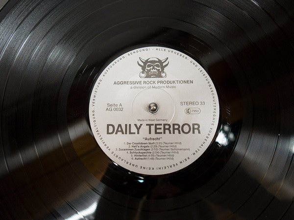 Daily Terror : Aufrecht (LP, Album)