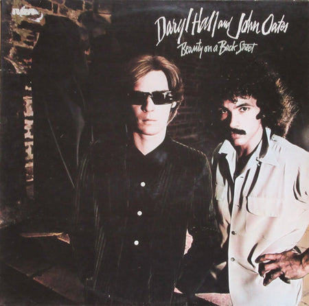 Daryl Hall & John Oates : Beauty On A Back Street (LP, Album)