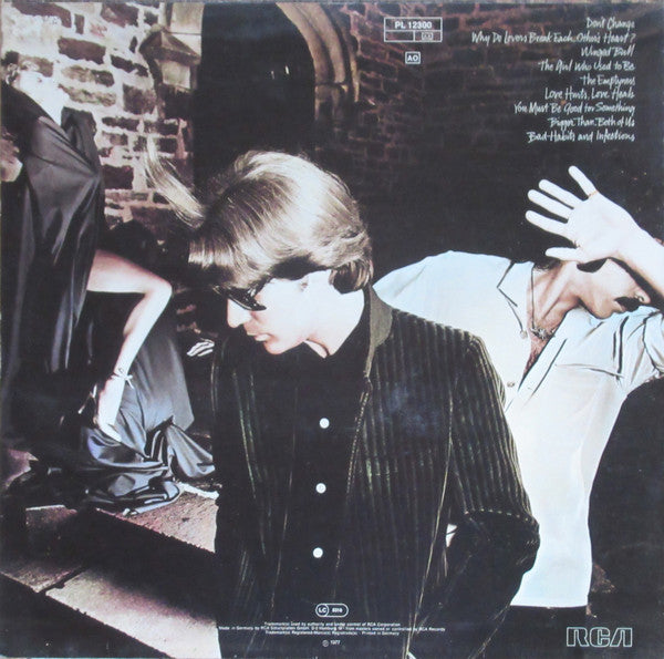 Daryl Hall & John Oates : Beauty On A Back Street (LP, Album)