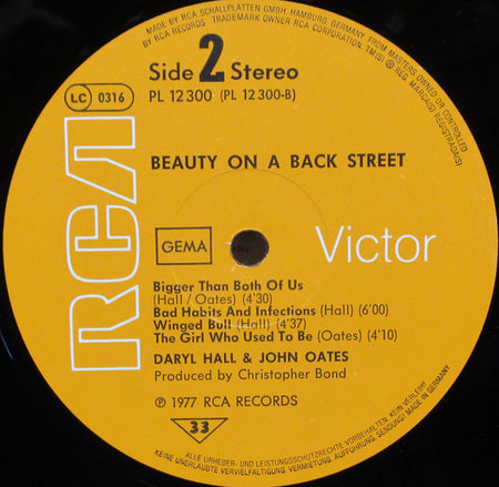 Daryl Hall & John Oates : Beauty On A Back Street (LP, Album)